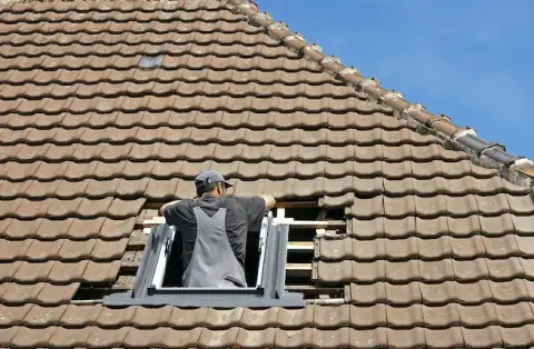 Pose de velux - Saint-Julien-de-Coppel